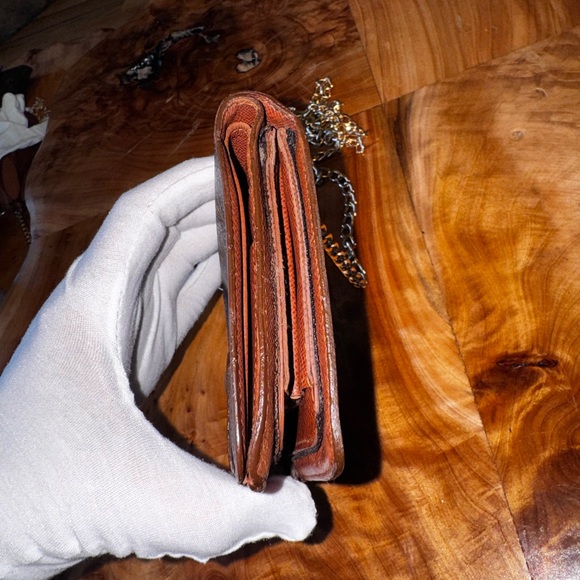 Louis Vuitton Monogram
Canvas Porte
Papier Wallet passport holder repurposed - Picture 5 of 15